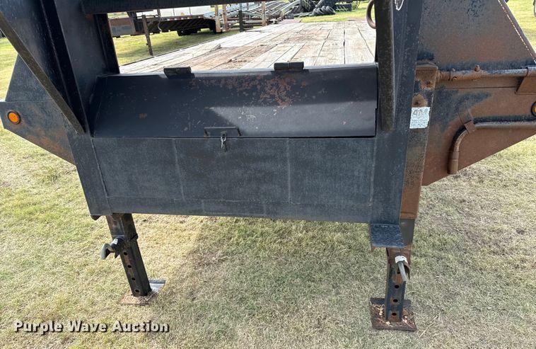 image for item DZ8821 2012 Lamar Trailers GN20K equipment trailer