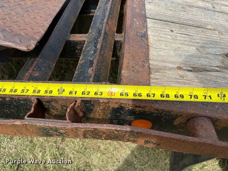 image for item DZ8821 2012 Lamar Trailers GN20K equipment trailer