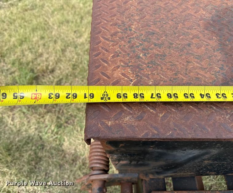 image for item DZ8821 2012 Lamar Trailers GN20K equipment trailer