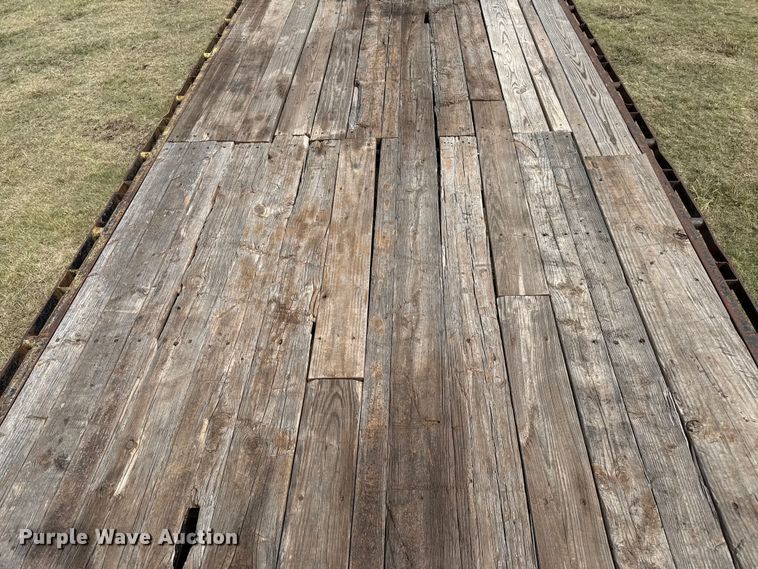 image for item DZ8821 2012 Lamar Trailers GN20K equipment trailer