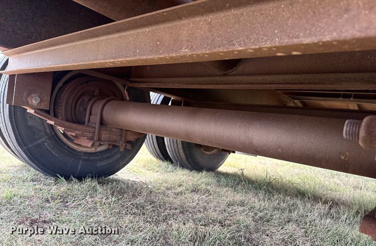 image for item DZ8821 2012 Lamar Trailers GN20K equipment trailer