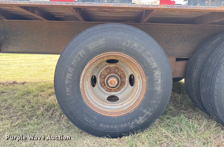 image for item DZ8821 2012 Lamar Trailers GN20K equipment trailer