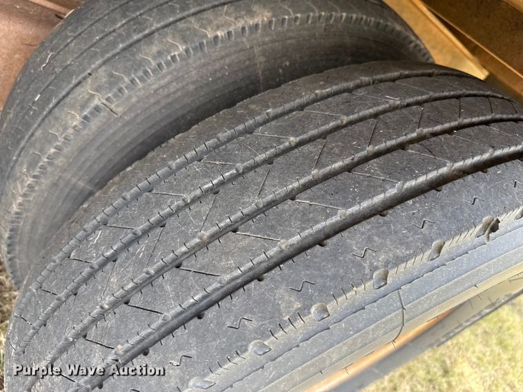 image for item DZ8821 2012 Lamar Trailers GN20K equipment trailer