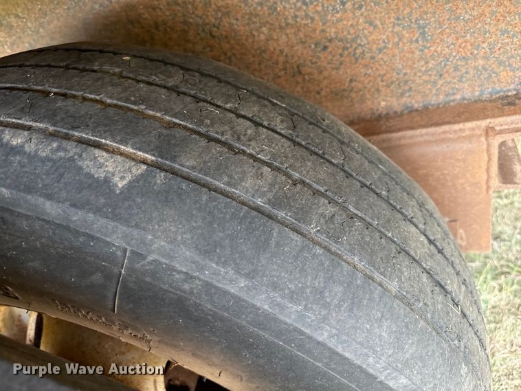 image for item DZ8821 2012 Lamar Trailers GN20K equipment trailer