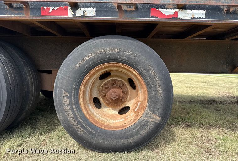 image for item DZ8821 2012 Lamar Trailers GN20K equipment trailer