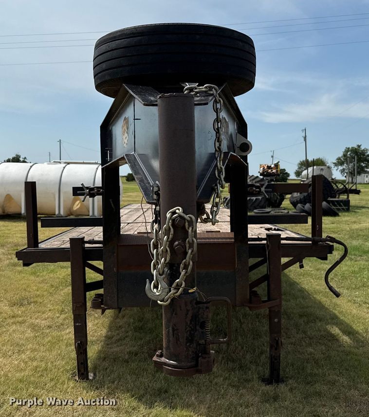 image for item DZ8827 2006 DJTL Flatbed trailer