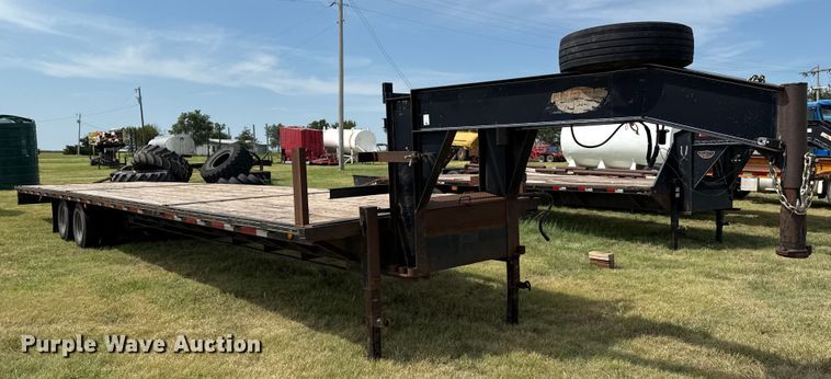 image for item DZ8827 2006 DJTL Flatbed trailer