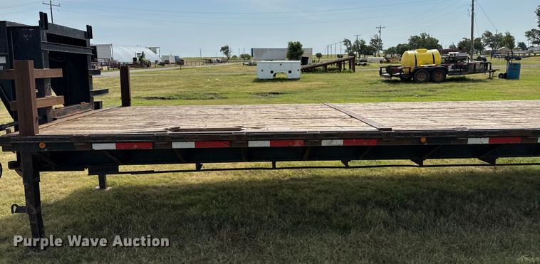 image for item DZ8827 2006 DJTL Flatbed trailer