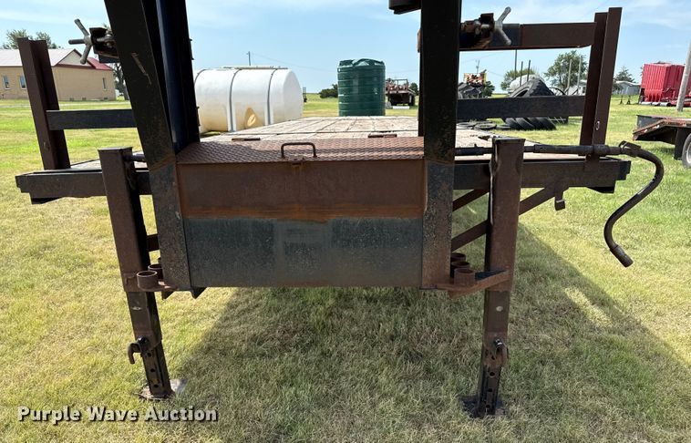 image for item DZ8827 2006 DJTL Flatbed trailer