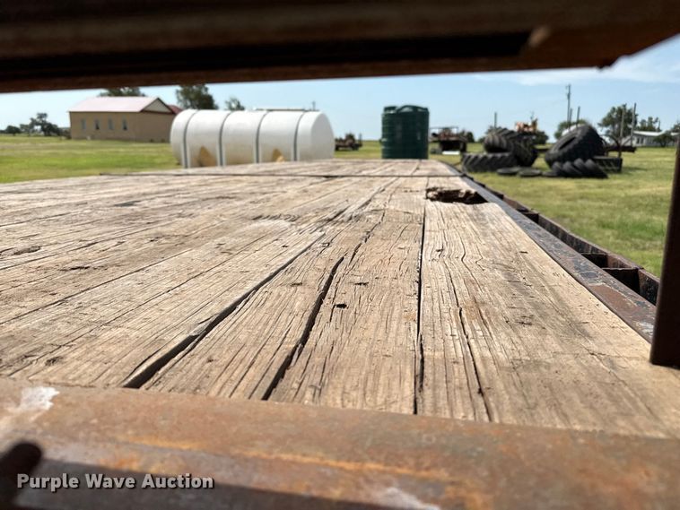 image for item DZ8827 2006 DJTL Flatbed trailer