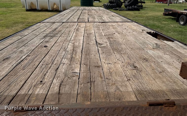 image for item DZ8827 2006 DJTL Flatbed trailer