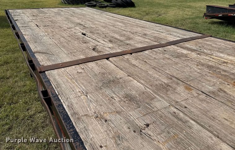 image for item DZ8827 2006 DJTL Flatbed trailer