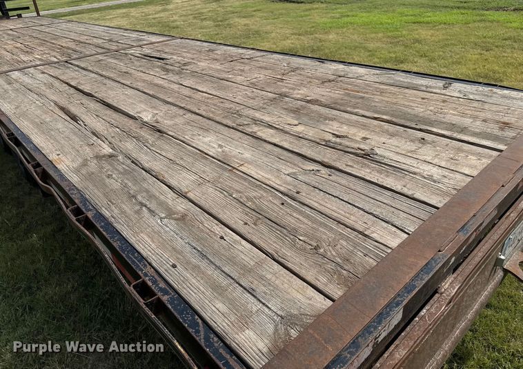 image for item DZ8827 2006 DJTL Flatbed trailer