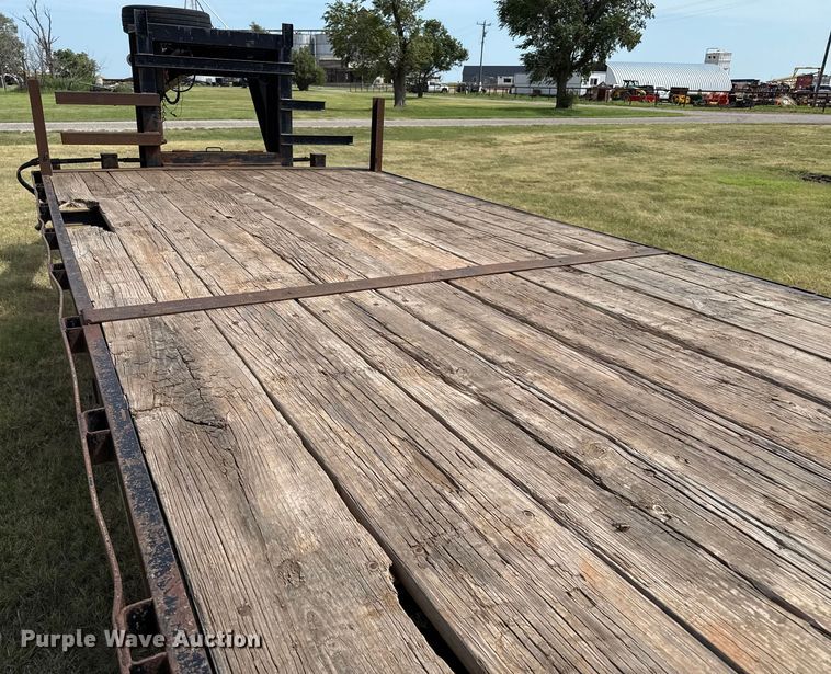 image for item DZ8827 2006 DJTL Flatbed trailer