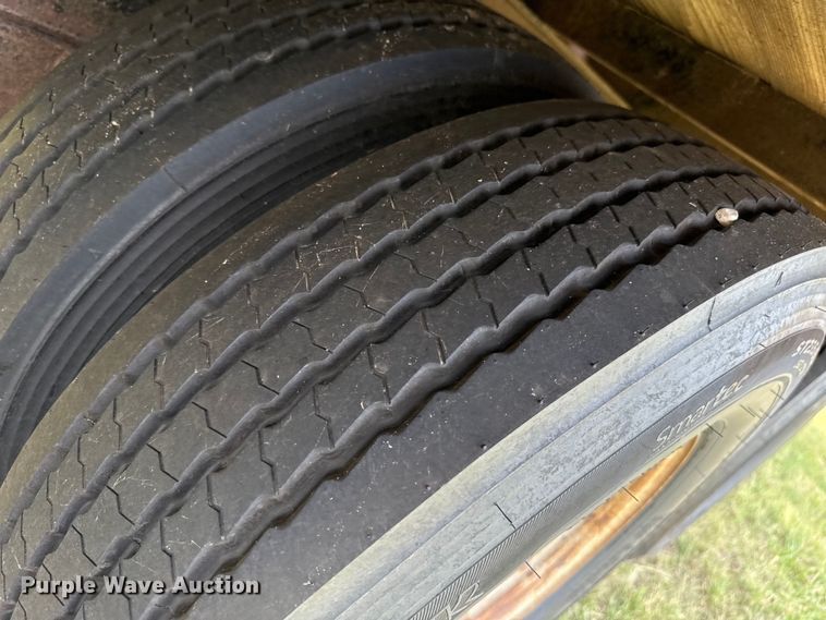 image for item DZ8827 2006 DJTL Flatbed trailer