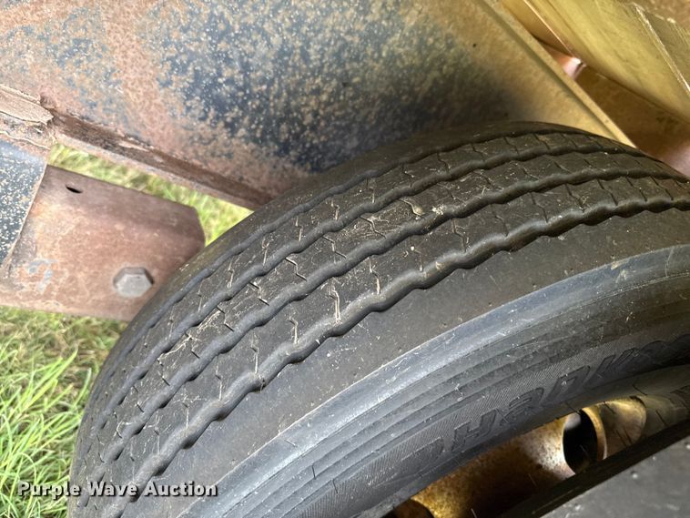 image for item DZ8827 2006 DJTL Flatbed trailer