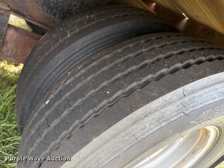 image for item DZ8827 2006 DJTL Flatbed trailer