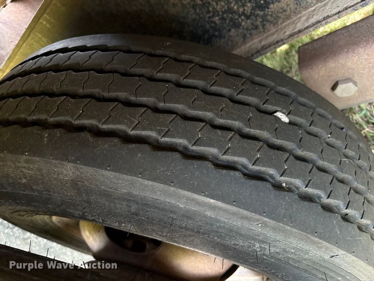 image for item DZ8827 2006 DJTL Flatbed trailer