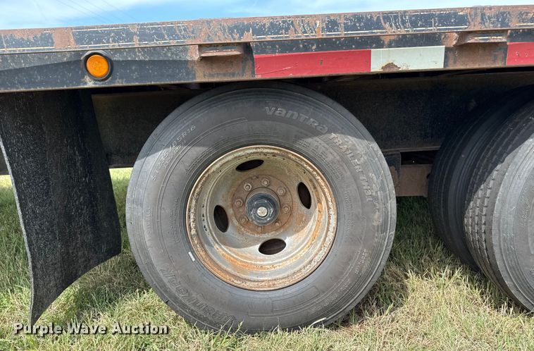 image for item DZ8827 2006 DJTL Flatbed trailer