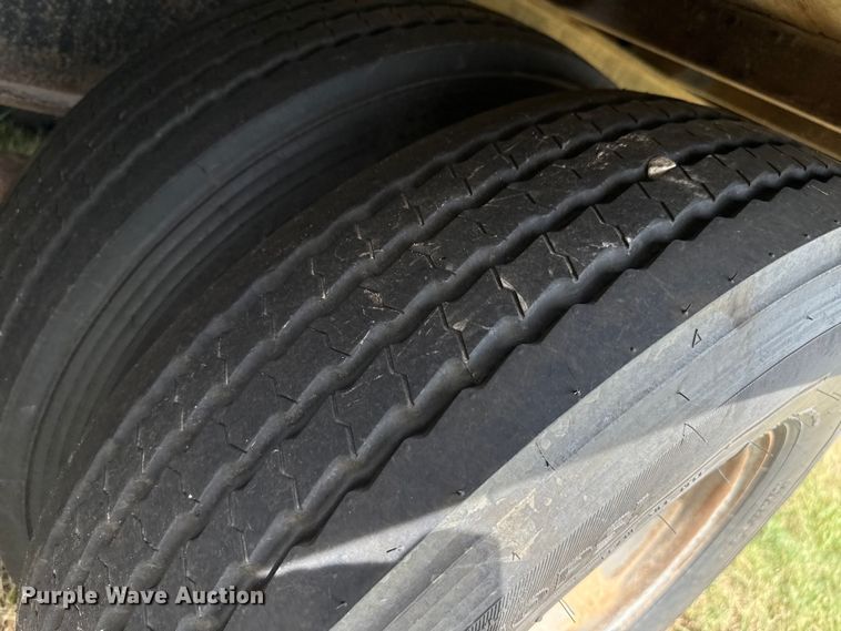 image for item DZ8827 2006 DJTL Flatbed trailer