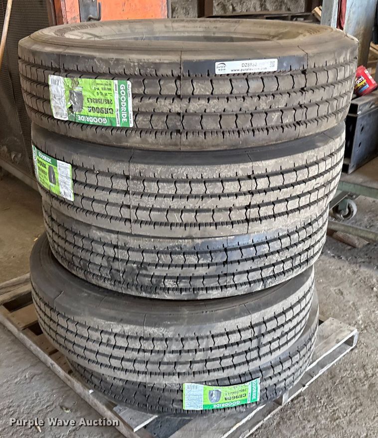 image for item DZ8832 (5) Goodride 285/75R24.5 tires