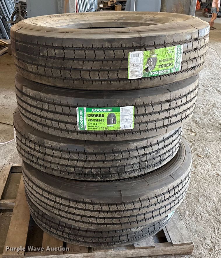 image for item DZ8832 (5) Goodride 285/75R24.5 tires
