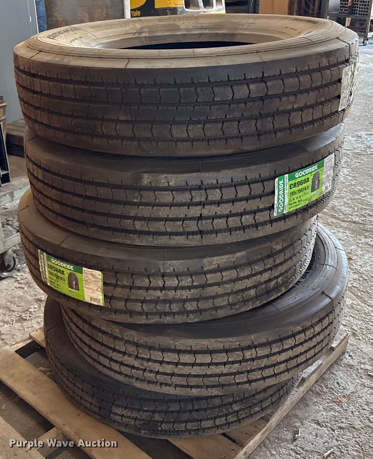 image for item DZ8832 (5) Goodride 285/75R24.5 tires