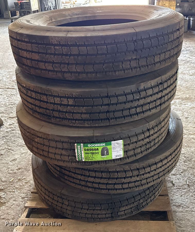 image for item DZ8832 (5) Goodride 285/75R24.5 tires
