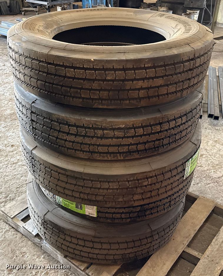 image for item DZ8832 (5) Goodride 285/75R24.5 tires