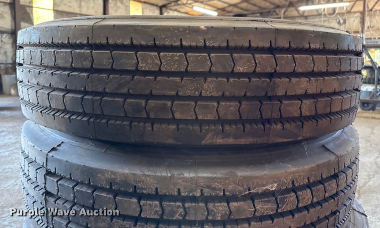 image for item DZ8832 (5) Goodride 285/75R24.5 tires