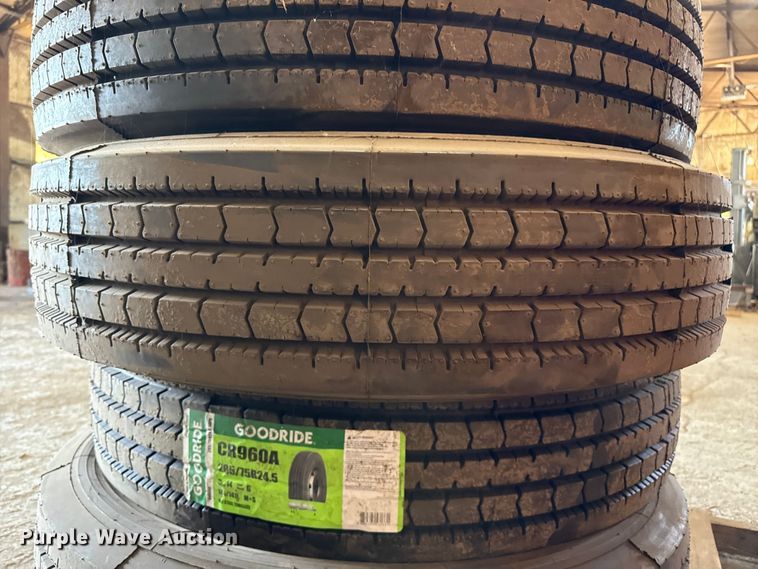 image for item DZ8832 (5) Goodride 285/75R24.5 tires