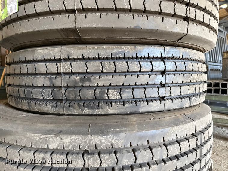 image for item DZ8832 (5) Goodride 285/75R24.5 tires