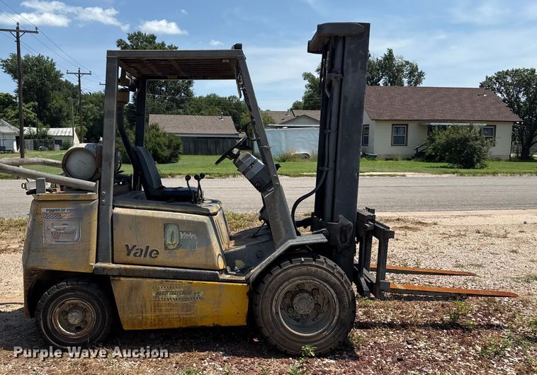 image for item DZ8834 Yale forklift