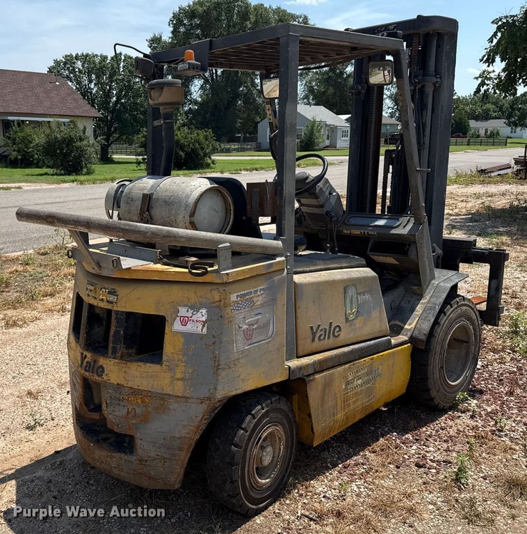 image for item DZ8834 Yale forklift