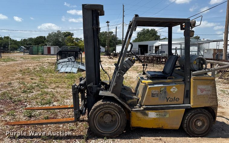 image for item DZ8834 Yale forklift