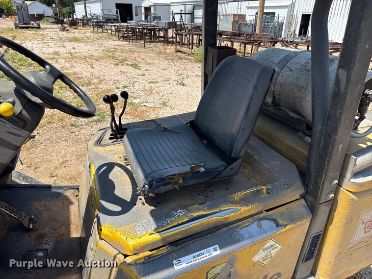 image for item DZ8834 Yale forklift