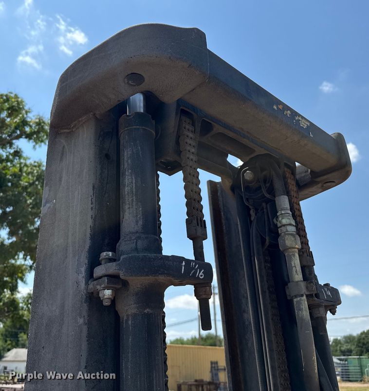 image for item DZ8834 Yale forklift