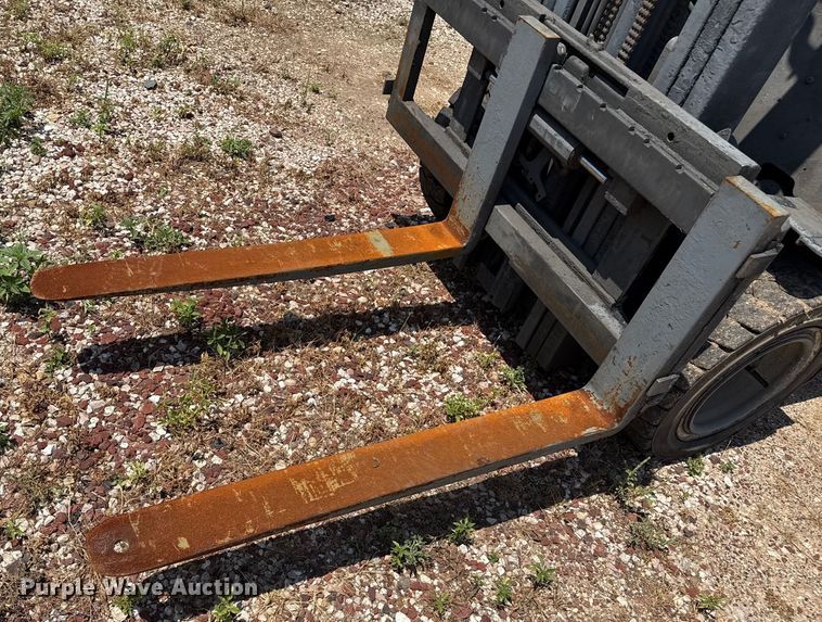 image for item DZ8834 Yale forklift