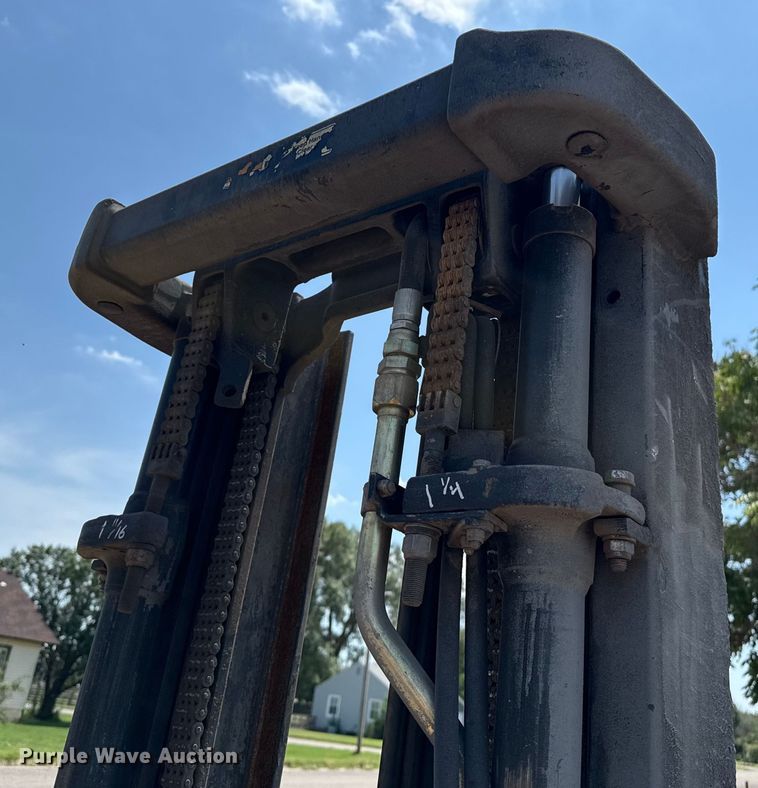 image for item DZ8834 Yale forklift