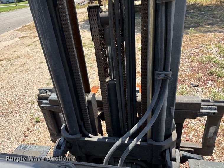 image for item DZ8834 Yale forklift