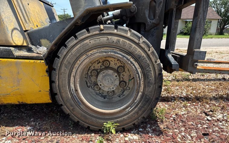 image for item DZ8834 Yale forklift