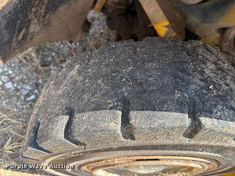 image for item DZ8834 Yale forklift