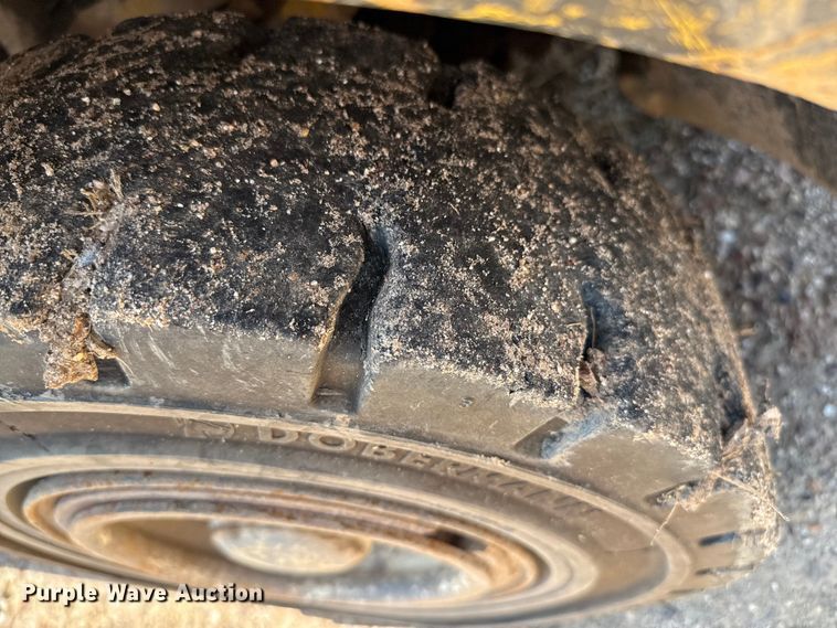 image for item DZ8834 Yale forklift