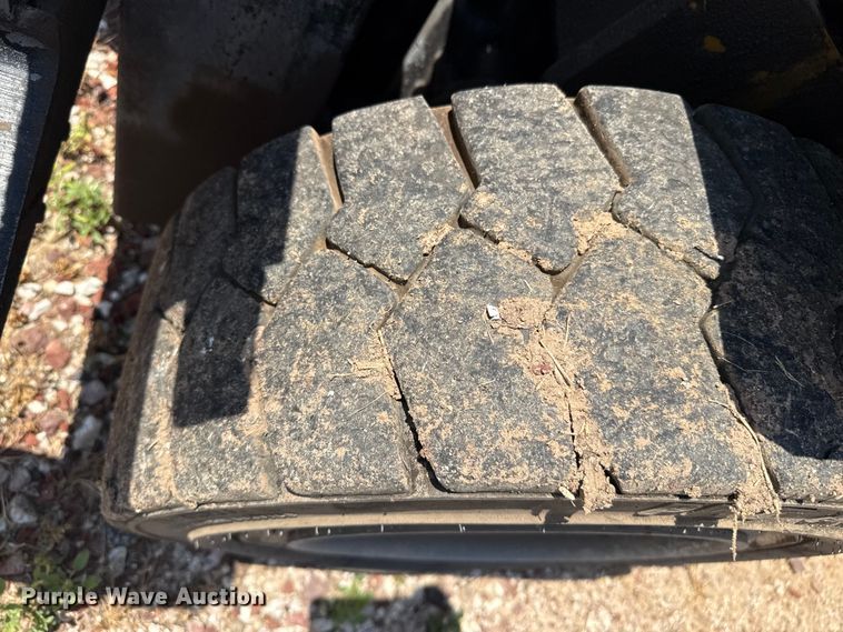 image for item DZ8834 Yale forklift