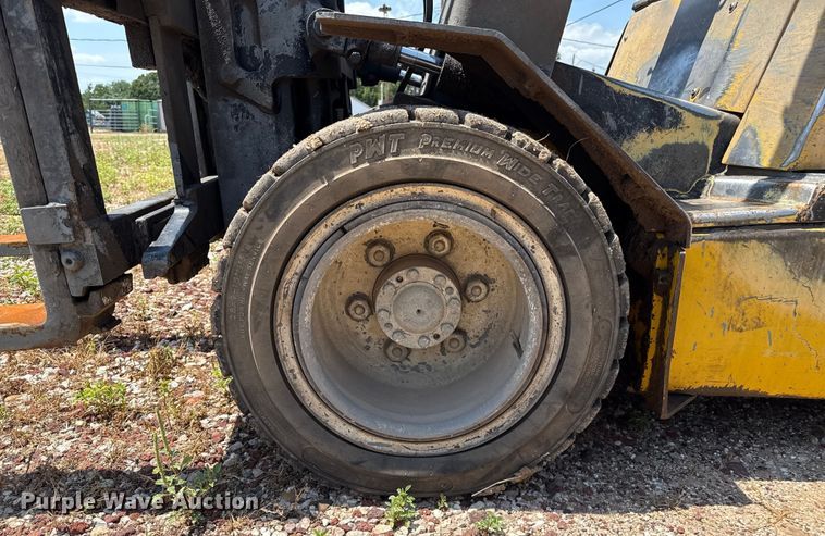 image for item DZ8834 Yale forklift