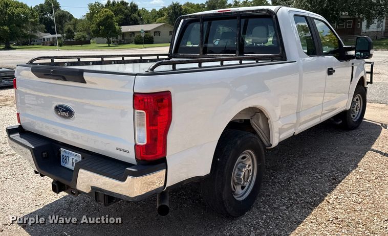 image for item DZ8836 2018 Ford F250 SuperCab pickup truck