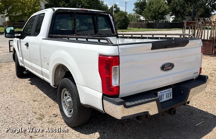 image for item DZ8836 2018 Ford F250 SuperCab pickup truck