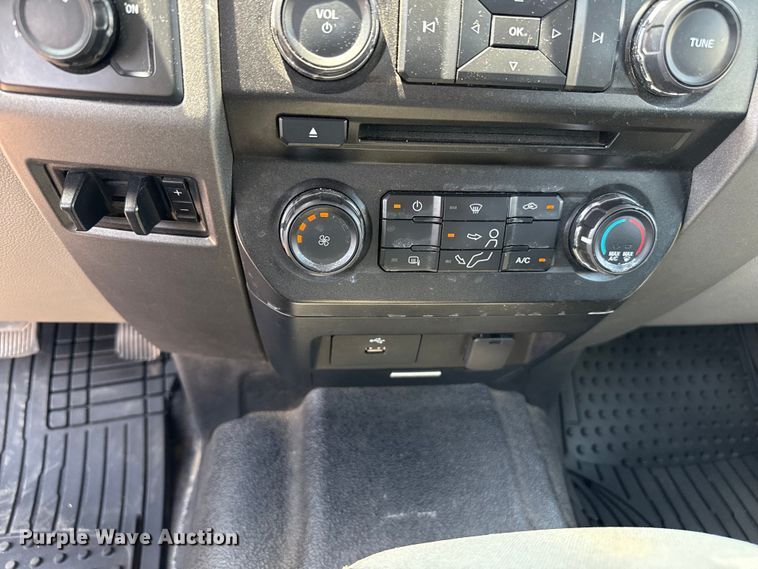 image for item DZ8836 2018 Ford F250 SuperCab pickup truck