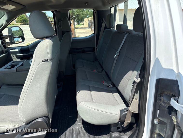 image for item DZ8836 2018 Ford F250 SuperCab pickup truck