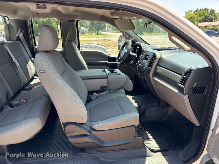 image for item DZ8836 2018 Ford F250 SuperCab pickup truck